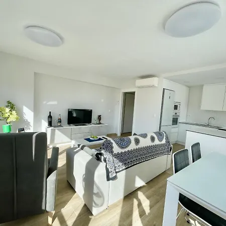Luxury Center Apartment